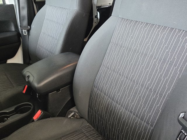 2012 Jeep Wrangler Unlimited Unlimited Sahara