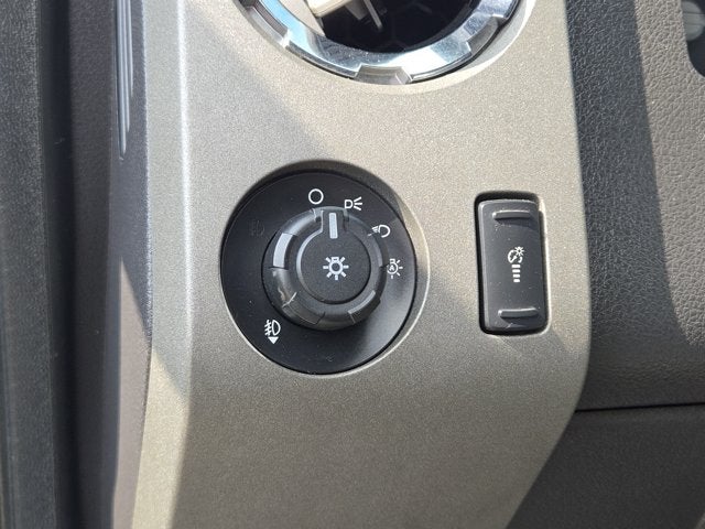 2011 Ford Super Duty F-250 SRW Lariat