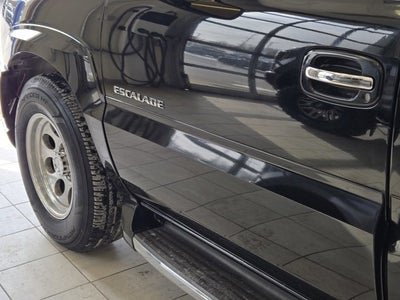 2002 Cadillac Escalade Base AWD