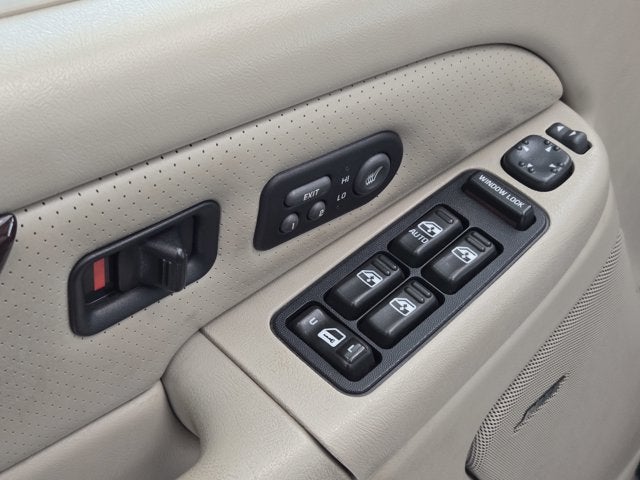 2002 Cadillac Escalade Base AWD