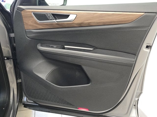 2024 Volkswagen Atlas 2.0T SE with Technology AWD