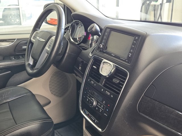 2015 Chrysler Town & Country Touring