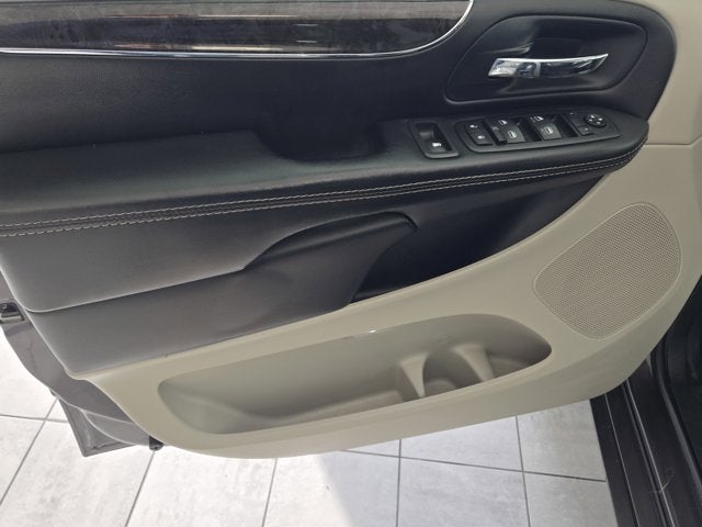 2015 Chrysler Town & Country Touring