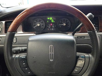 2009 Lincoln Town Car Signature Limited