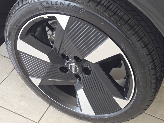 2025 Nissan Kicks SR AWD