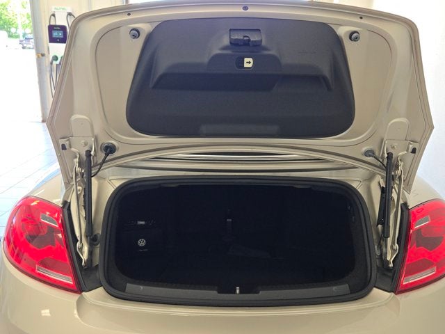 2013 Volkswagen Beetle Convertible 2.5L