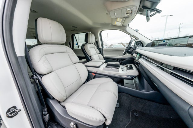 2026 Lincoln Navigator Premiere