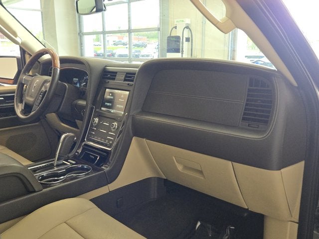 2015 Lincoln Navigator L Base