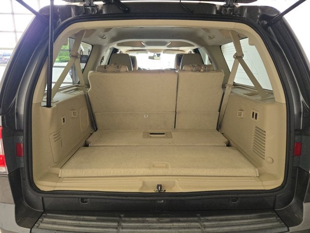 2015 Lincoln Navigator L Base