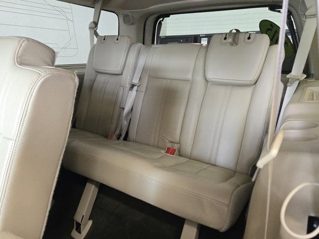 2015 Lincoln Navigator L Base