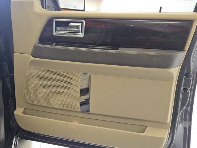 2015 Lincoln Navigator L Base