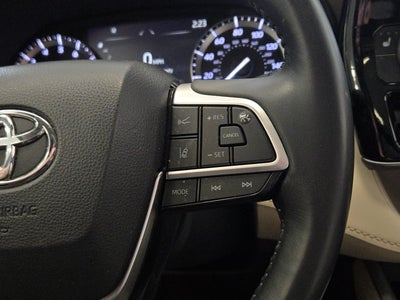 2022 Toyota Highlander XLE AWD