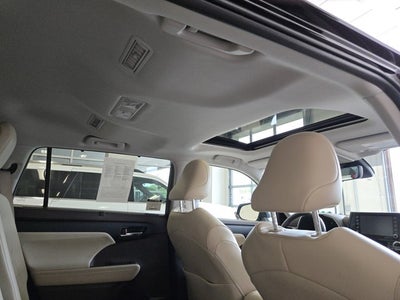 2022 Toyota Highlander XLE AWD