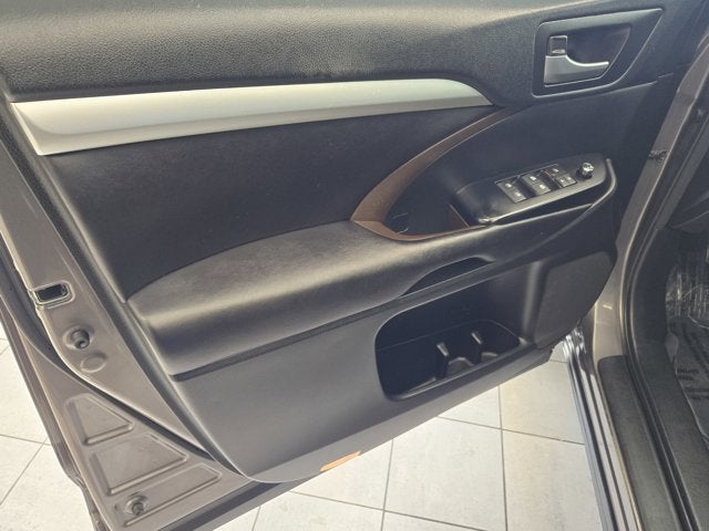 2016 Toyota Highlander XLE V6 AWD