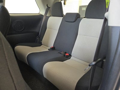 2014 Toyota Yaris L
