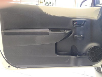 2014 Toyota Yaris L