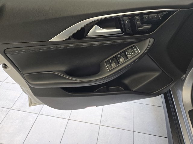 2017 INFINITI QX30 Luxury AWD