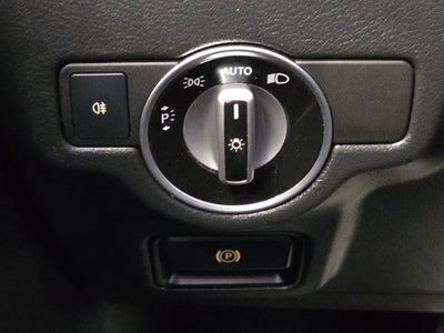 2017 INFINITI QX30 Luxury AWD