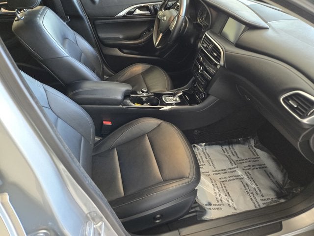 2017 INFINITI QX30 Luxury AWD