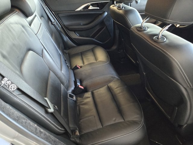 2017 INFINITI QX30 Luxury AWD