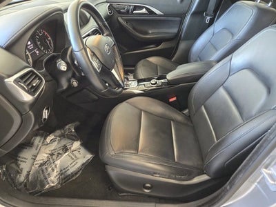 2017 INFINITI QX30 Luxury AWD