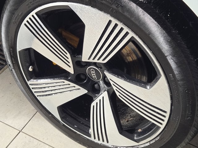 2022 Audi e-tron Premium Plus AWD