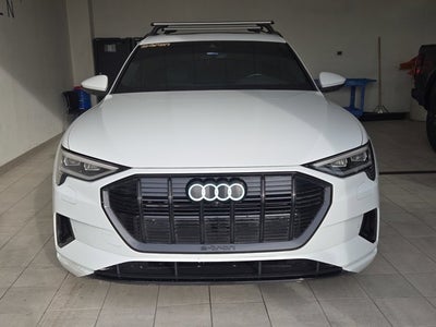 2022 Audi e-tron Premium Plus AWD