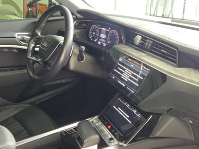 2022 Audi e-tron Premium Plus AWD