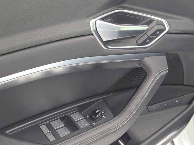 2022 Audi e-tron Premium Plus AWD