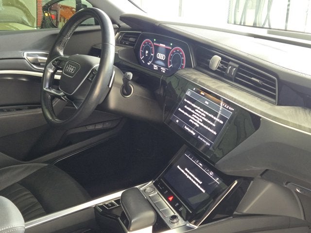 2022 Audi e-tron Premium Plus AWD