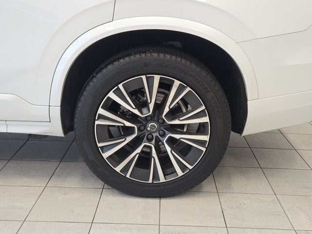 2022 Volvo XC90 T6 Momentum AWD