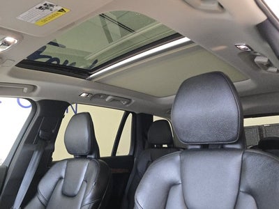 2022 Volvo XC90 T6 Momentum AWD