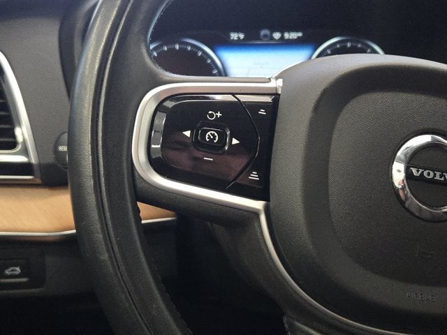 2022 Volvo XC90 T6 Momentum AWD