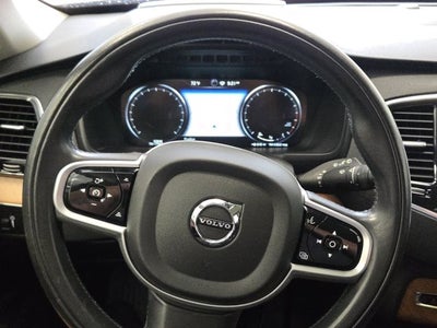 2022 Volvo XC90 T6 Momentum AWD