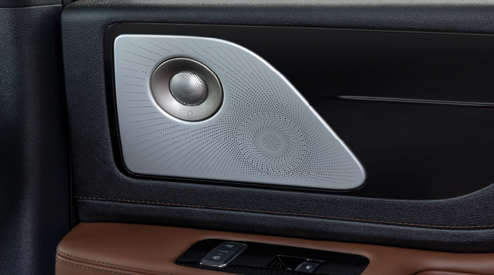A close-up of a speaker located on the door’s interior is shown. | Buss Lincoln in McHenry IL