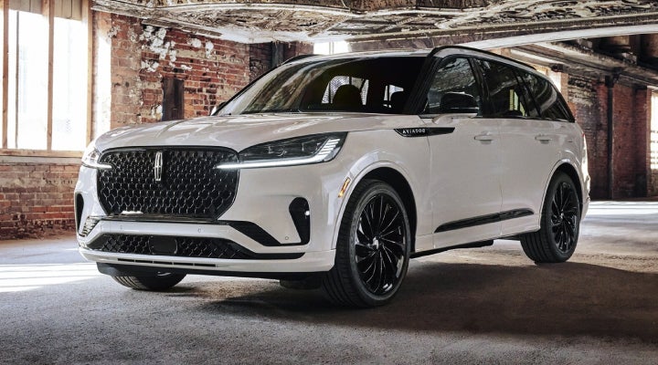 A 2026 Lincoln Aviator® SUV is shown with the available Jet Appearance Package. | Buss Lincoln in McHenry IL