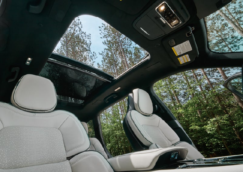 The front seats of a 2027 Lincoln Aviator® Black Label™ SUV | Buss Lincoln in McHenry IL